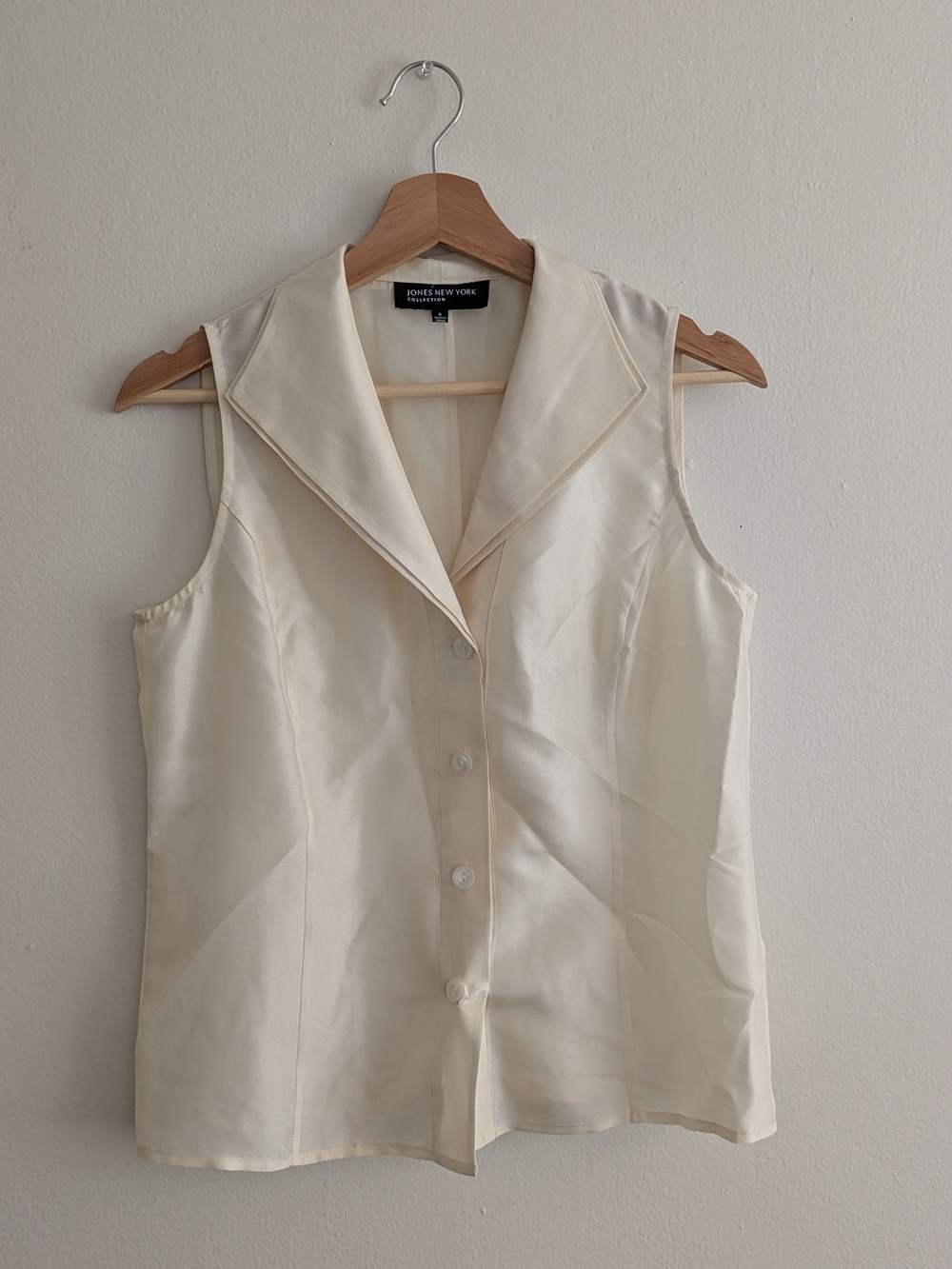 Jones New York Cream Satin Sleeveless Button-Front Shell